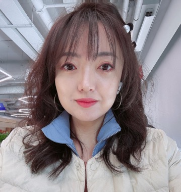 Lulu Zhang